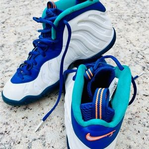 Youth  Nike Basketball shoes 👟